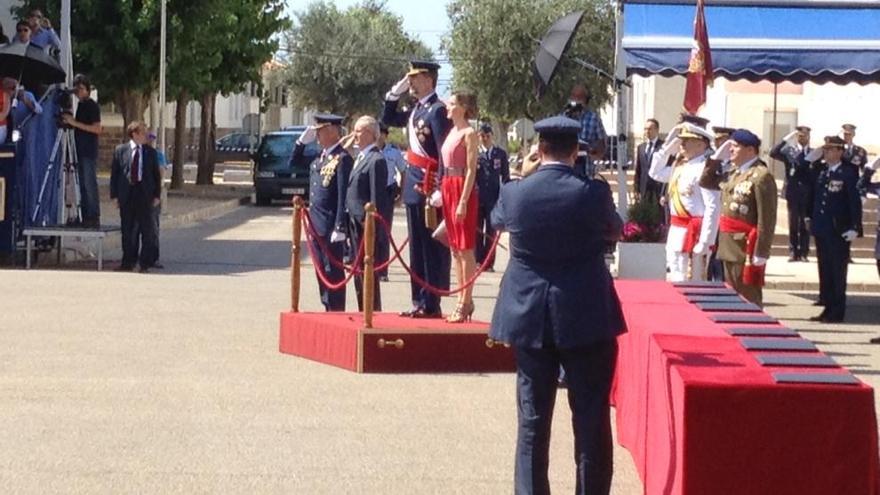 Los Reyes presiden la entrega de despachos en la Academia General del Aire