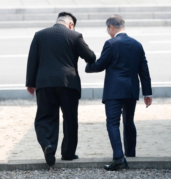 Histórico encuentro entre Kim Jong-un y Moon Jae-i