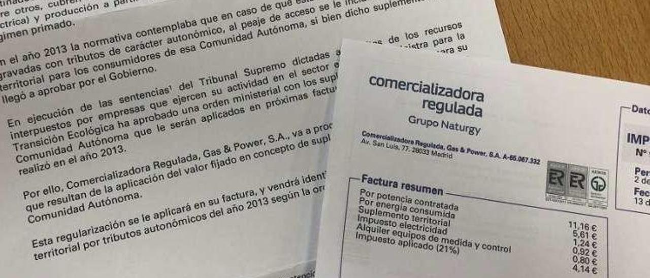 Factura con el suplemento territorial aplicado y la carta explicativa. // FDV