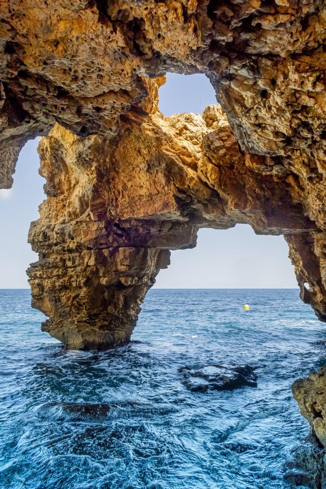 Cueva del Mar de Cala Moraig
