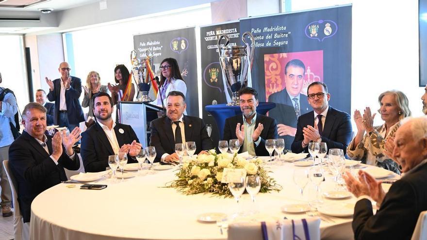 La reunión de peñas del Real Madrid en Alicante que molestó a Florentino Pérez