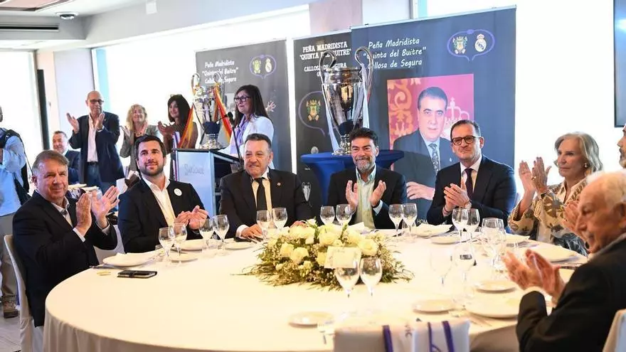 La reunión de peñas del Real Madrid en Alicante que molestó a Florentino Pérez