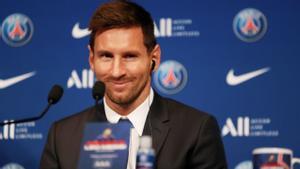 Messi en rueda de prensa después de firmar para el Paris St Germain 