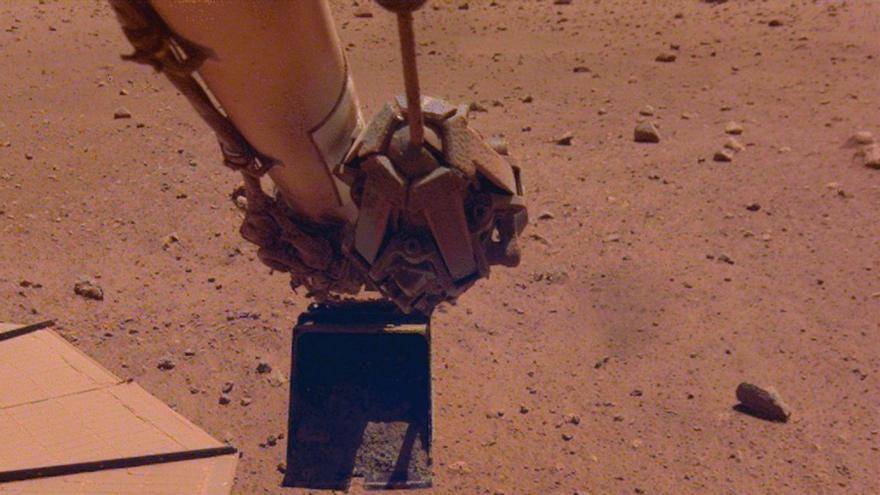 La sonda InSight se apaga tras tres años en Marte