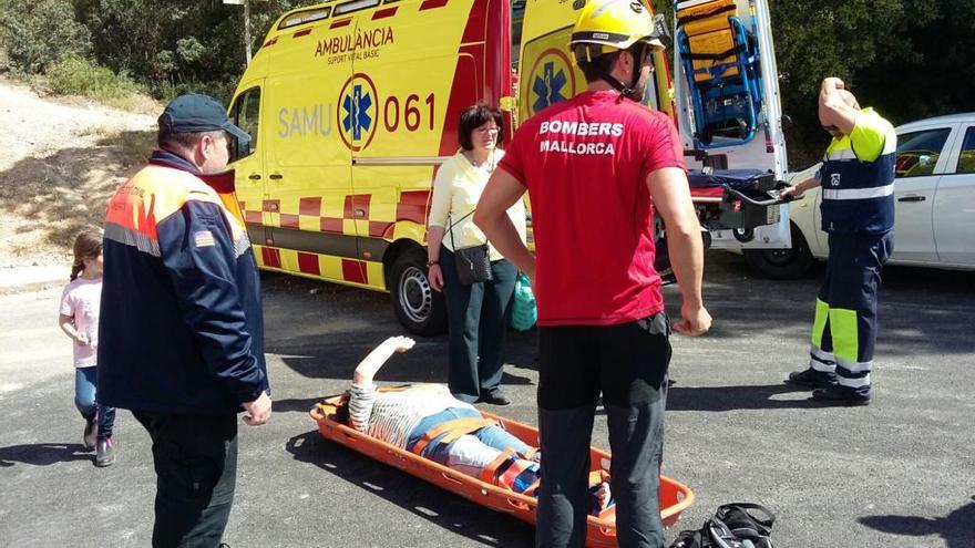 Rescatan a una mujer herida en un pie en Camp de Mar