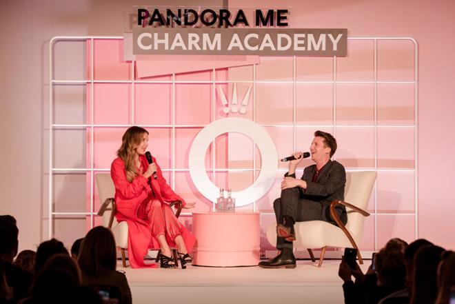 Millie Bobby Brown en Pandora Me Academy