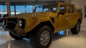 Lamborghini LM002, un espectacular todoterreno con un V12.