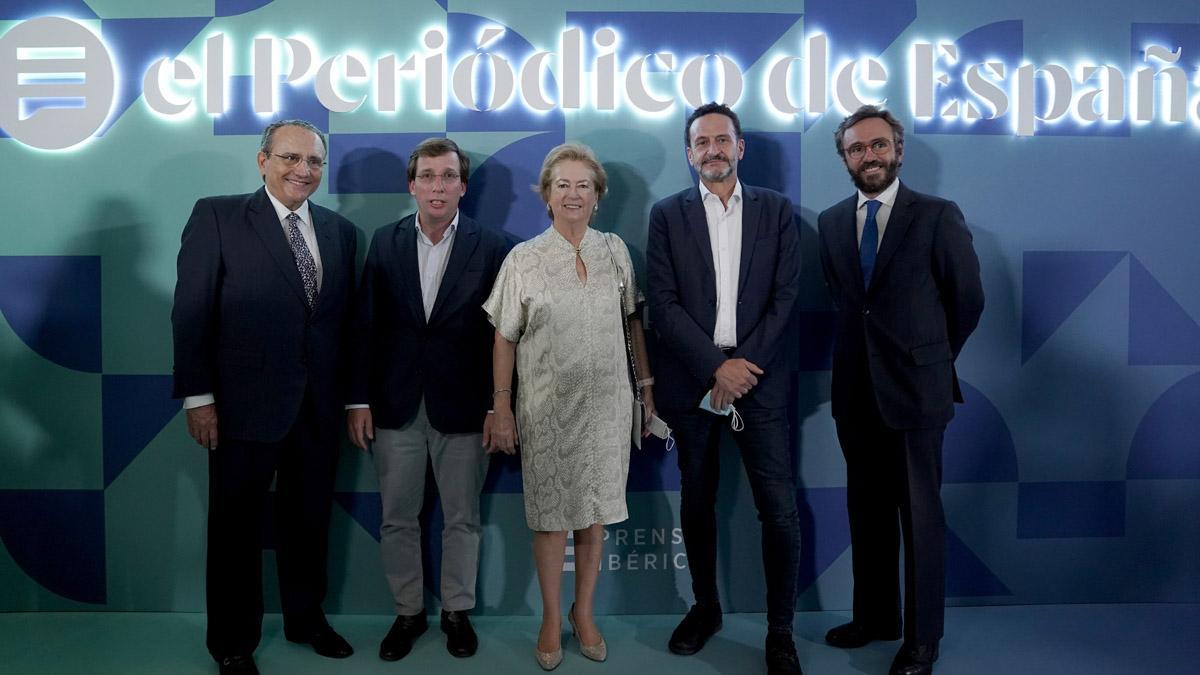 Javier Moll (presidente ejecutivo de Prensa Ibérica), José Luis Martínez-Almeida (alcalde de Madrid), Arantza Sarasola (vicepresidenta de Prensa Ibérica), Edmundo Bal (vicepresidente general y portavoz de Ciudadanos) y Aitor Moll (consejero delegado de Prensa Ibérica)