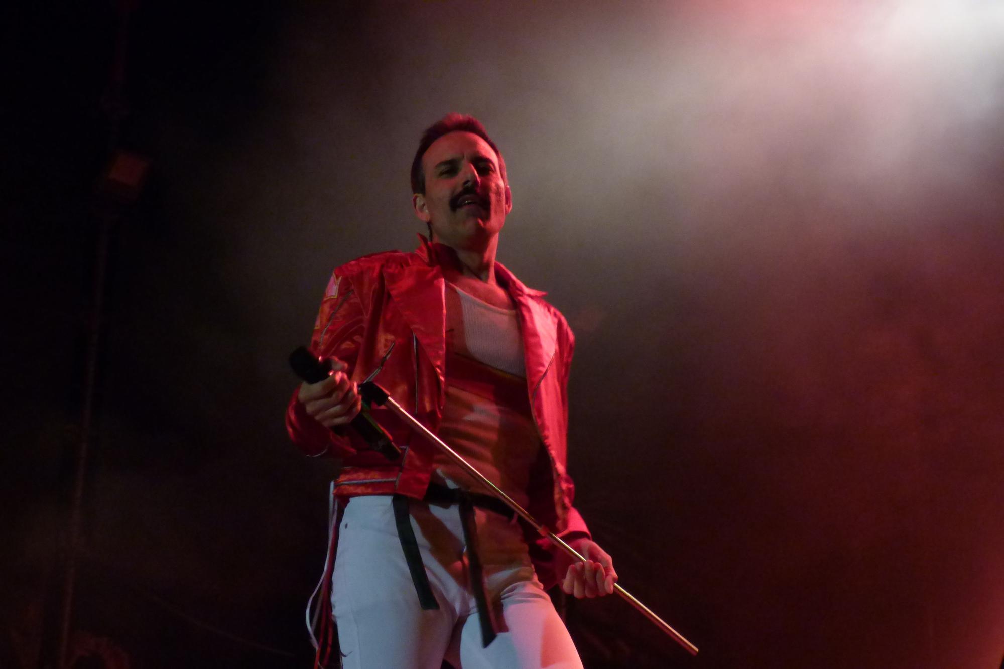 L'esperit de Freddie Mercury reviu a la Ciutadella de Roses