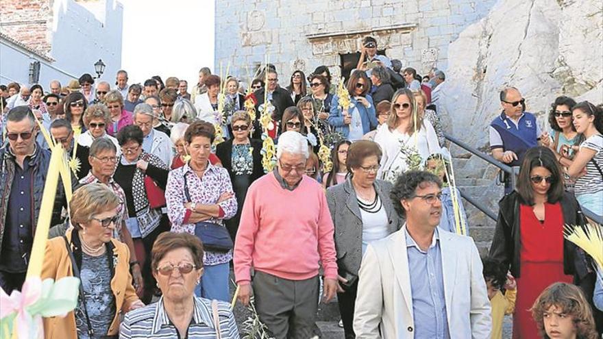 Peñíscola pasea la fe por calles del casco histórico