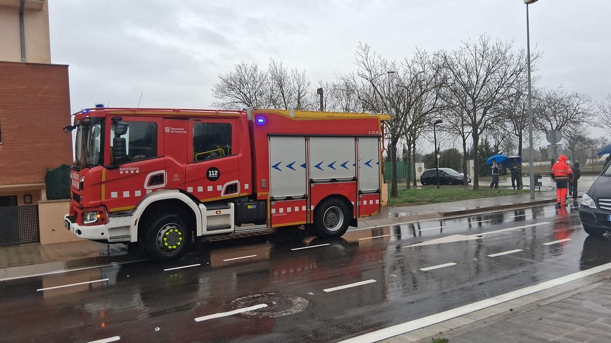 Els bombers i la policia local han inspeccionat la zona al migdia