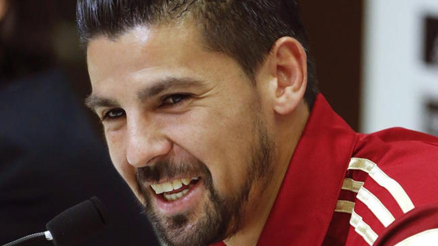 Nolito, durante la rueda de prensa que ayer ofreció en Las Rozas. // Juan Carlos Hidalgo