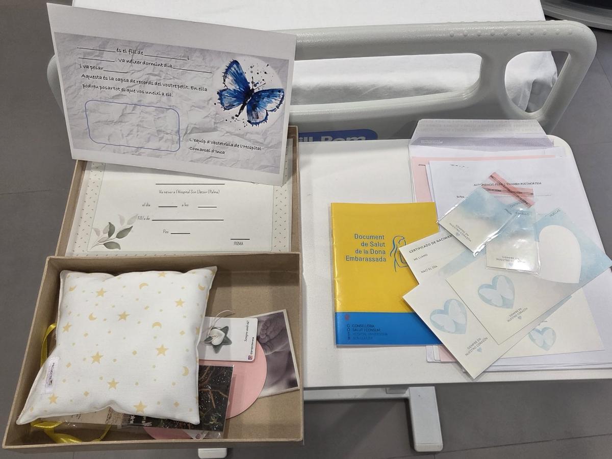 Una de las cajas de recuerdos que se han distribuido por los hospitales de Baleares para ofrecer a las familias.