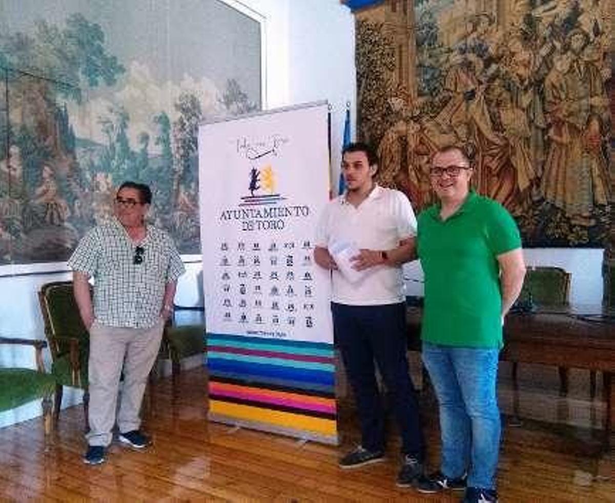 Festejos potencia el desfile de carrozas de San Agustín y recupera la "Noche de fuego"