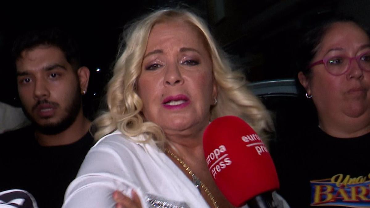 Bárbara Rey tras su actuación en el Teatro Victoria de Hellín