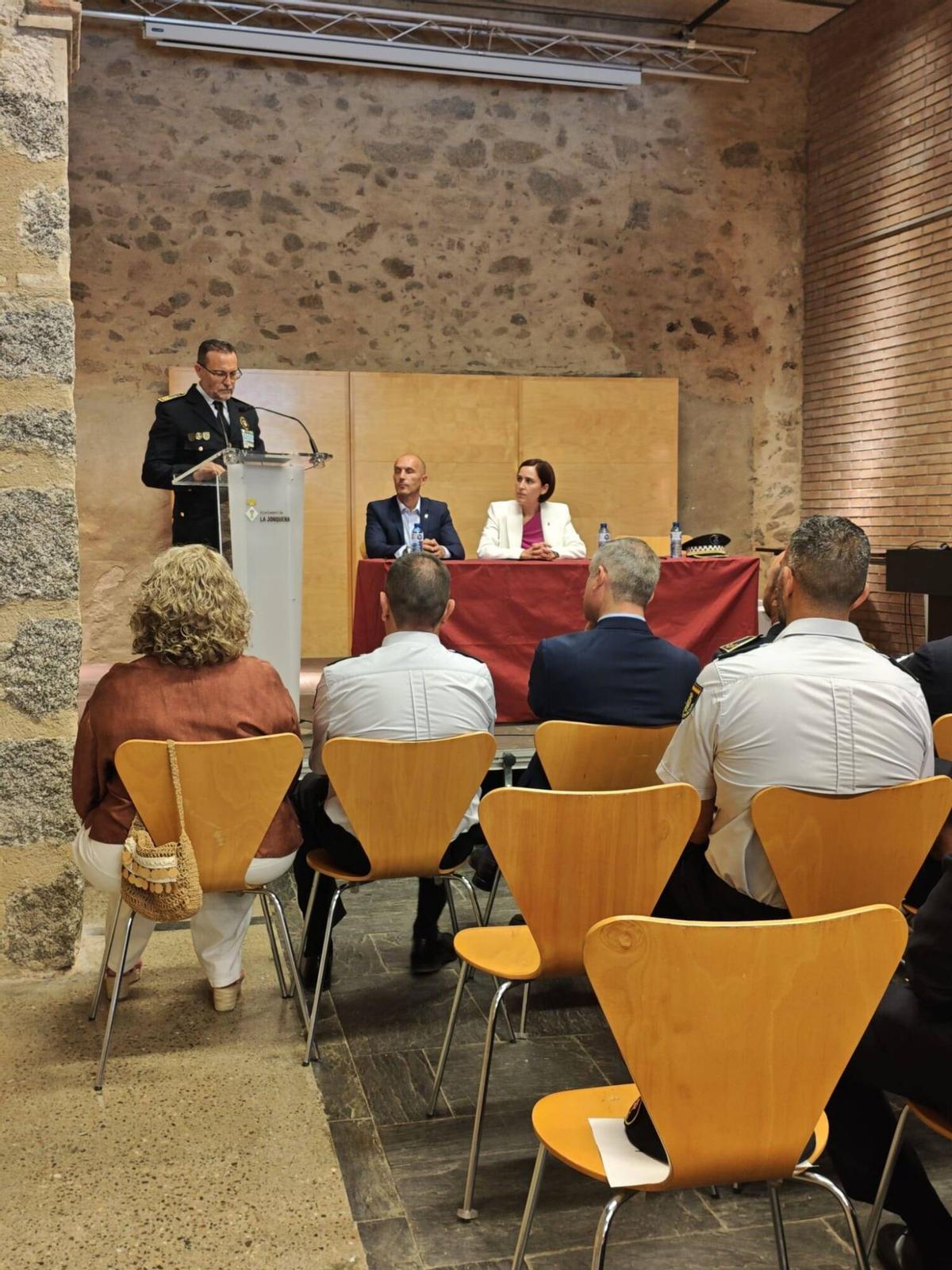 LA JONQUERA. Alonso Caballero s’acomiada com a cap de la Policia Local de la Jonquera
