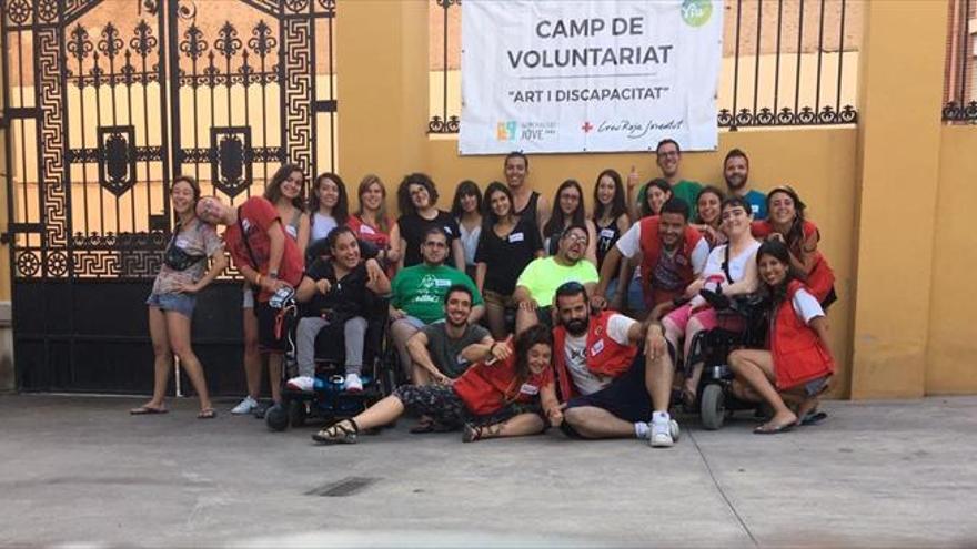 L’IVAJ llança la campanya ‘Viu la Solidaritat’ dels camps de voluntariat juvenil per a 2018