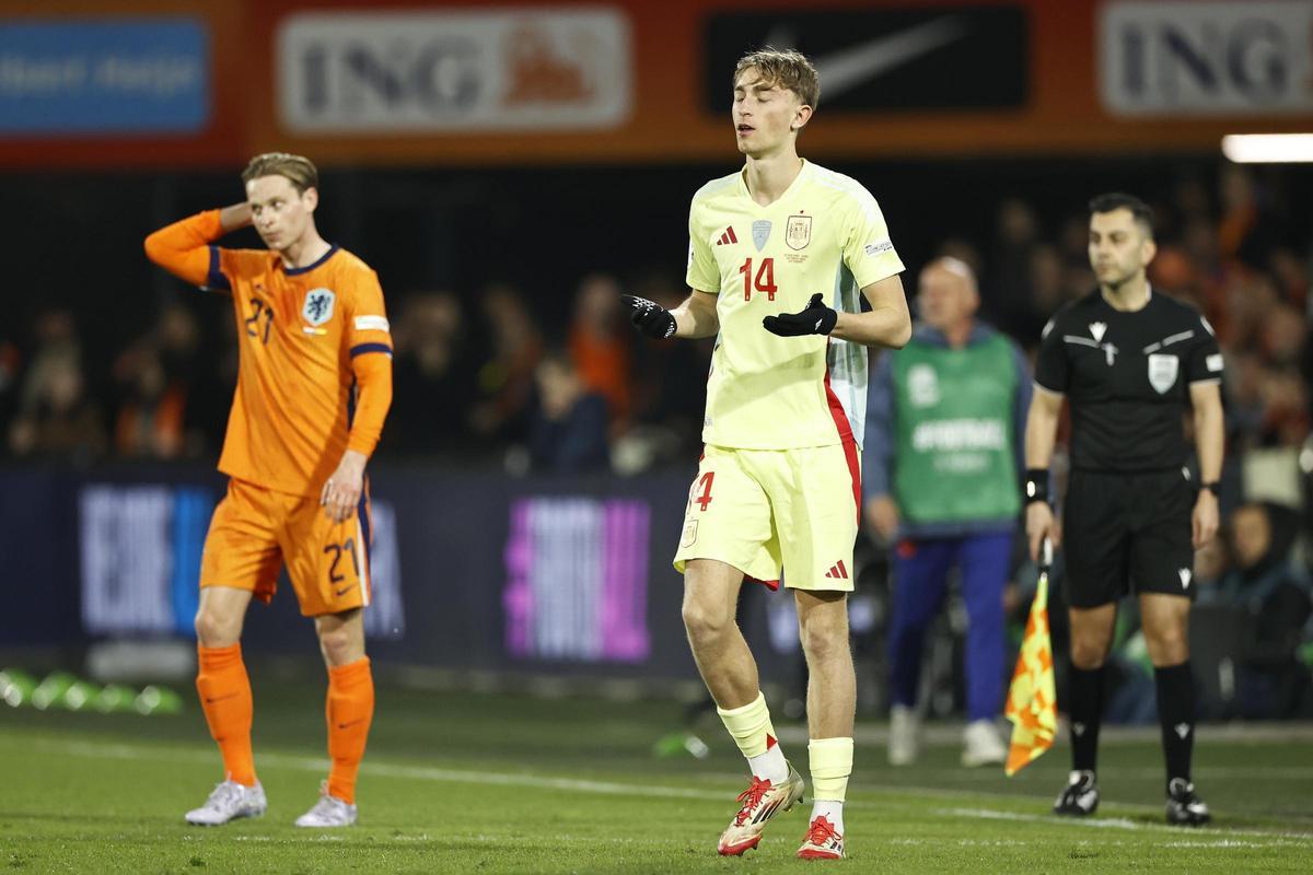Huijsen entró en el lugar de Cubarsí en el duelo contra Países Bajos enla Nations League