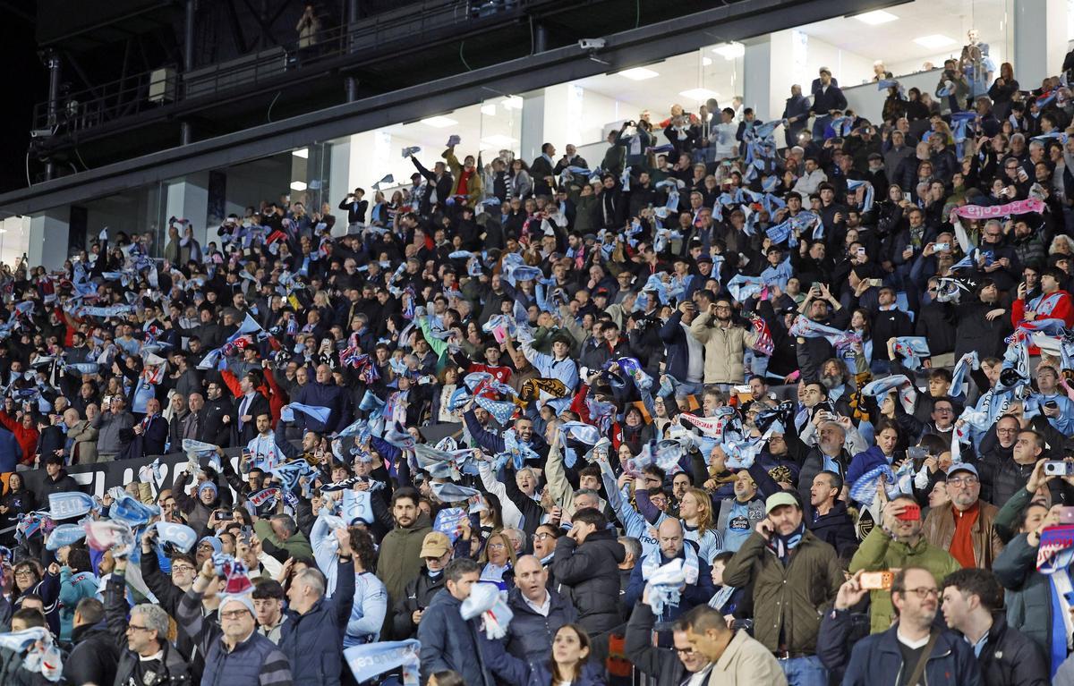 Aficionados del Celta en el partido contra el Olympique de Lyon en Balaídos el pasado jueves.
