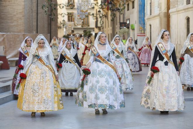Todas las fotos de la ofrenda del 17 de marzo por la calle San Vicente hasta las 17:30 horas