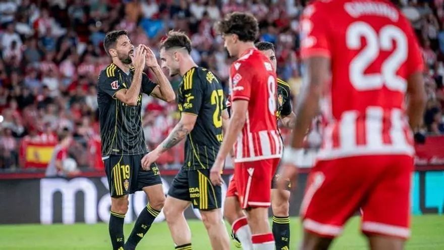 Resumen, goles y highlights del UD Almería 3 - 0 Cultural Leonesa de la jornada 29 de LaLiga Hypermotion