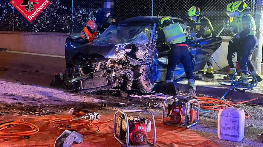 Aparatoso accidente en Elche con un herido