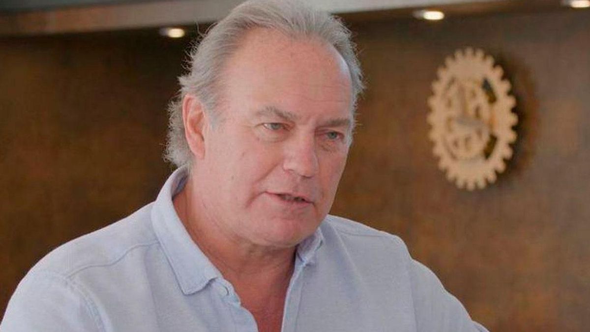 Bertín Osborne reaparece para aclarar las dudas sobre su estado de salud: "Todos los cantantes llevamos una vida desordenada".