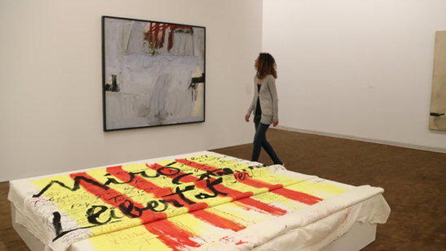 La Fundació Antoni Tàpies s&#039;endinsa en el Tàpies més polític en la seva nova exposició