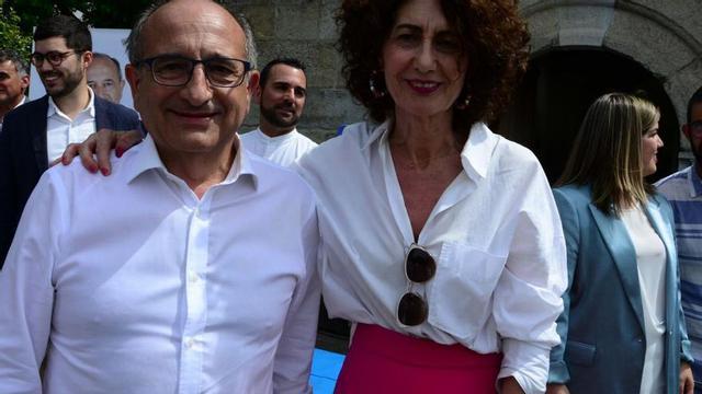 Sotelo, en mayo de 2023, en la presentación como candidato junto a Dolores  Hermelo.