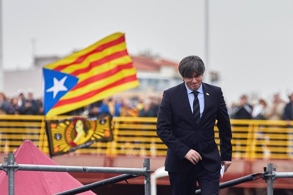 Torra y Puigdemont participan en un acto independentista en Perpiñán.