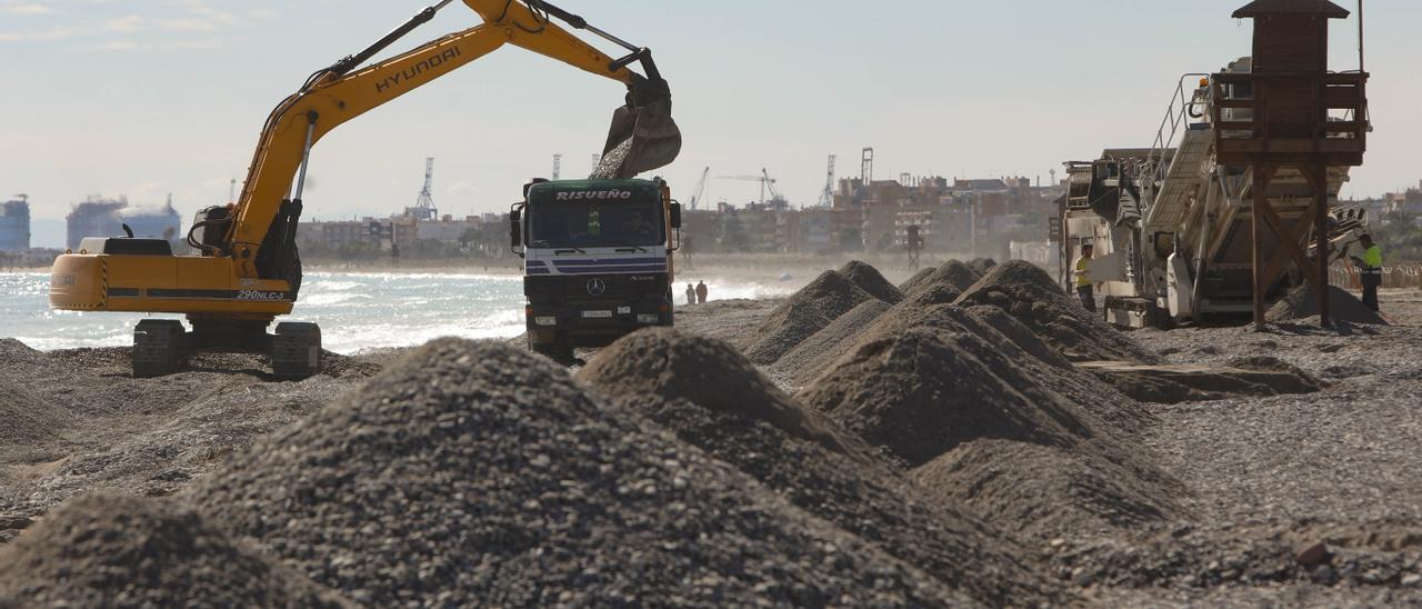 Trabajos de extracción de grava en Corinto.