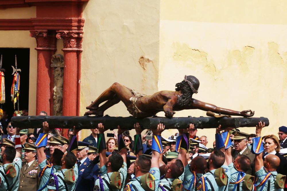 Tras desembarcar en el puerto de Málaga, la Compañía de Honores de la X Bandera del Tercio 'Alejandro Farnesio', IV protagoniza uno de los momentos más intensos de la Semana Santa de Málaga