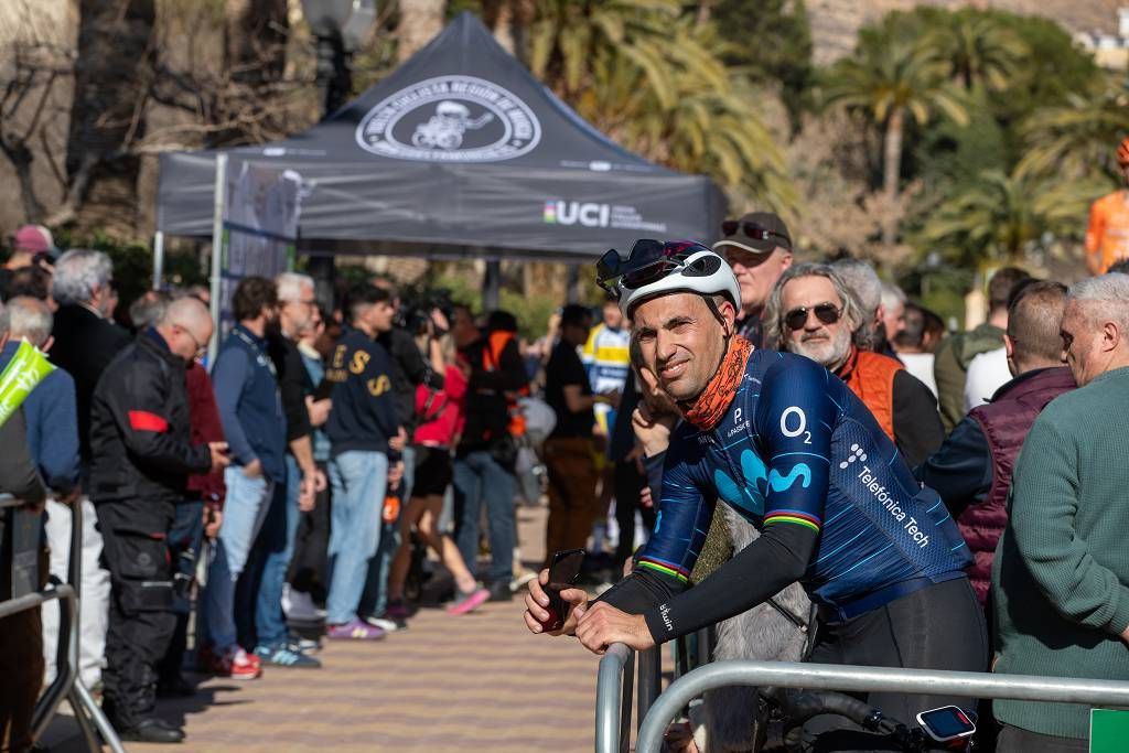 Vuelta Ciclista a Murcia: imágenes de la salida en Jumilla