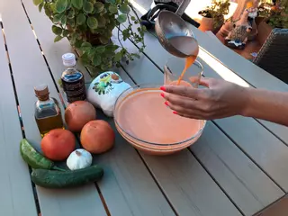El gazpacho se reinventa con los ingredientes más inesperados: sandía, remolacha o fresa