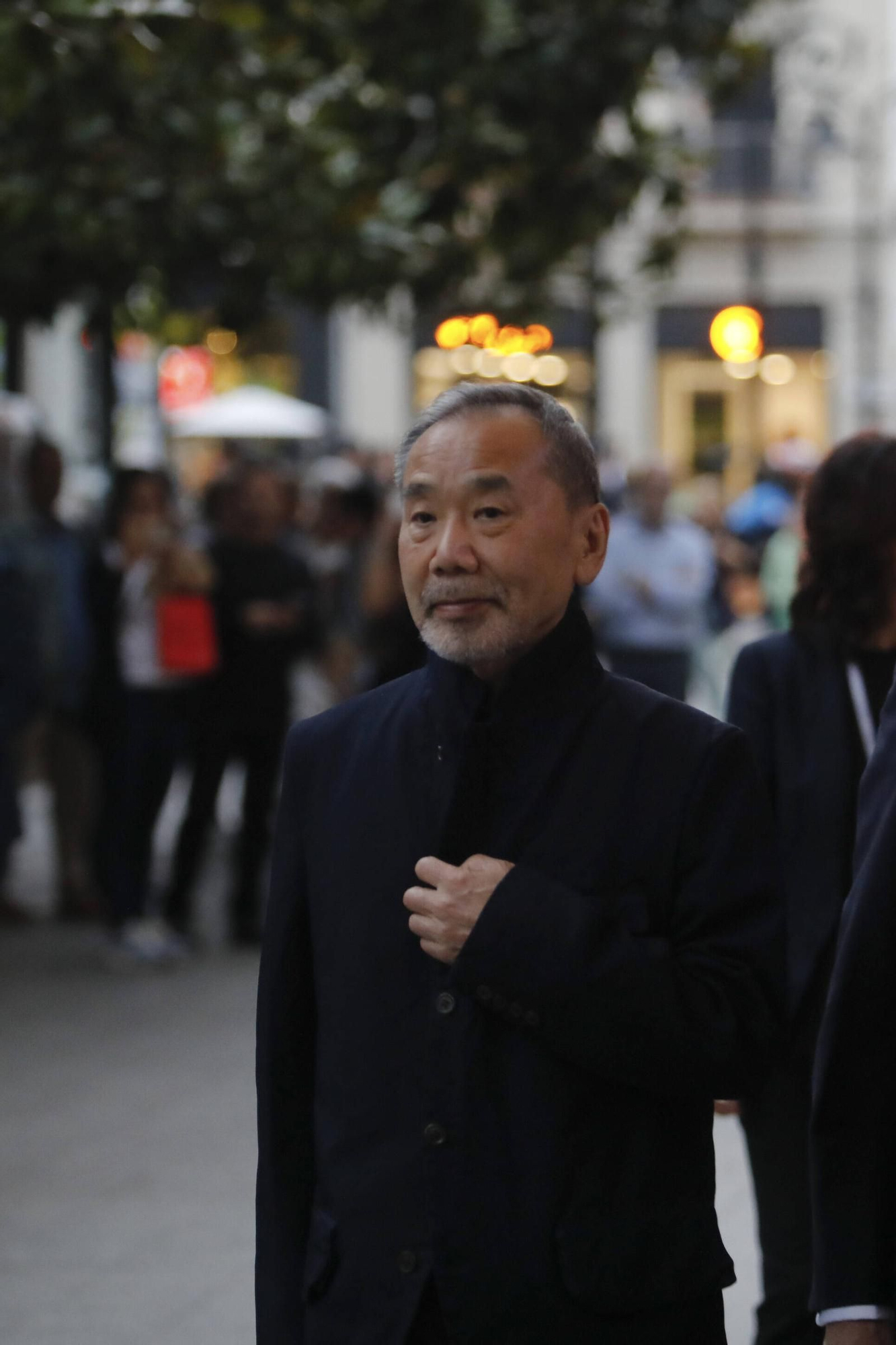 Encuentro de Haruki Murakami con Clubes de lectura de bibliotecas públicas en el teatro Jovellanos