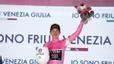 Vingegaard, sense arronsar-se, ja es vesteix de rosa al Giro d’Itàlia
