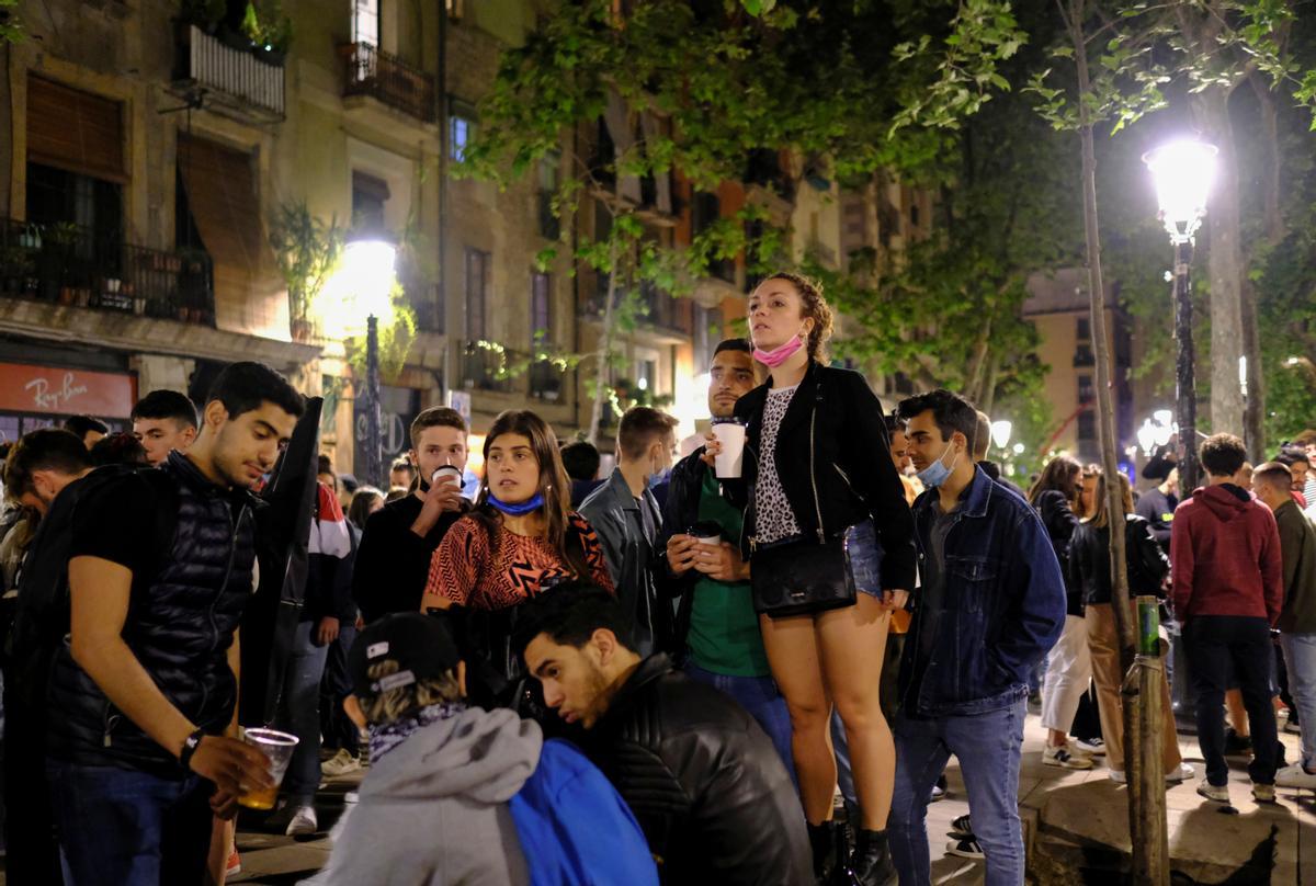 17.000 desallotjats en ‘botellons’ i més veïns queixosos per les festes privades