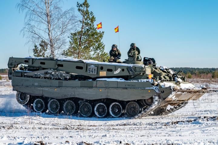 Carro recuperador Búfalo del Ejército de Tierra español.