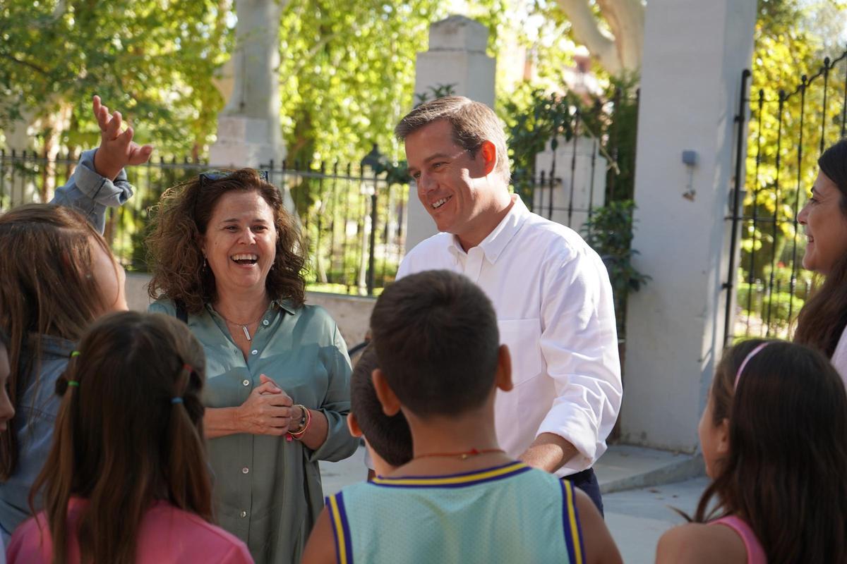 Cerdà y Amorós en la visita el CEIP Attilio Bruschetti de Xàtiva.