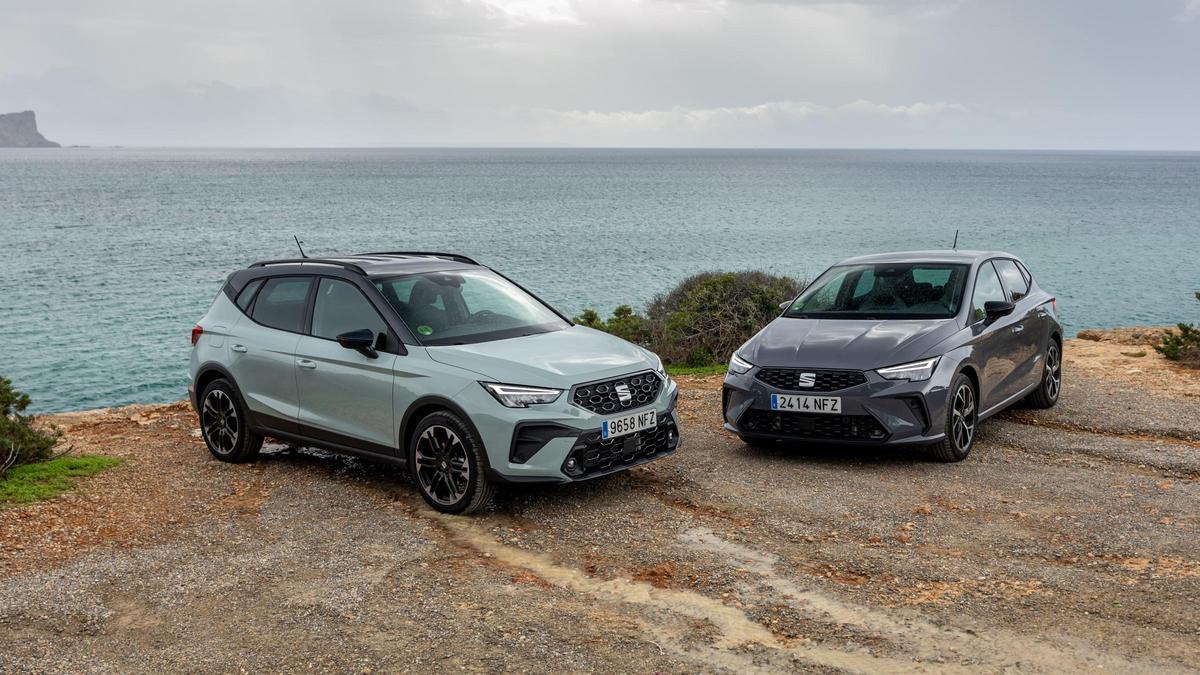 El Seat Arona (izquierda) y el Seat Ibiza (derecha)