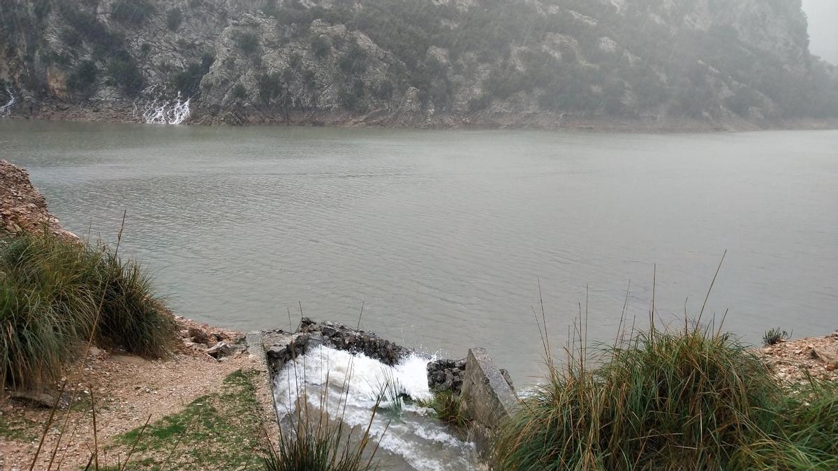 Las intensas precipitaciones han permitido que en menos de 10 días el volumen  de agua almacenado en los embalses de Cúber y el Gog Blau haya subido más de un 50%.