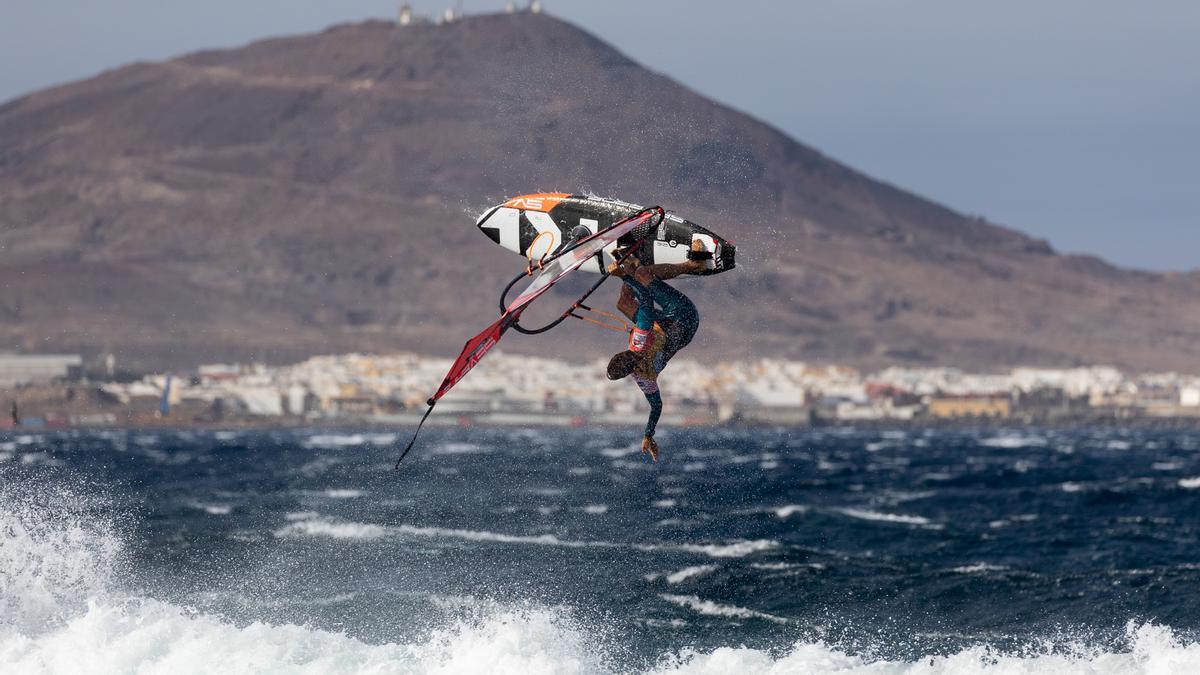 Daida Ruano y Philip Köste, reyes del Mundial de Windsurf