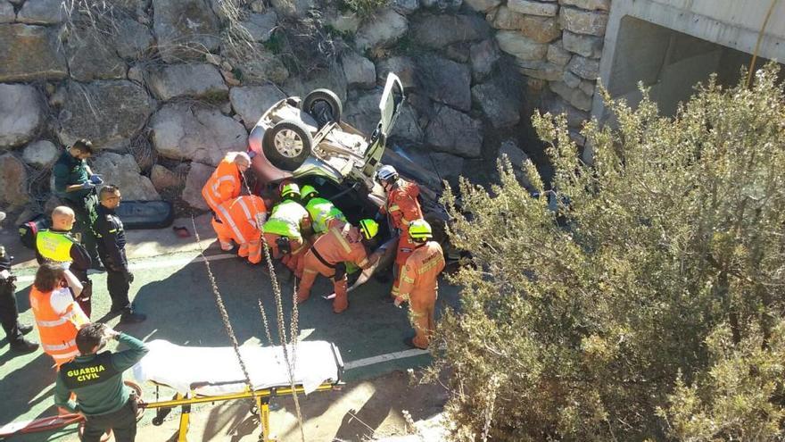 El vehículo volcó en la salida a Pedralba de Llíria.