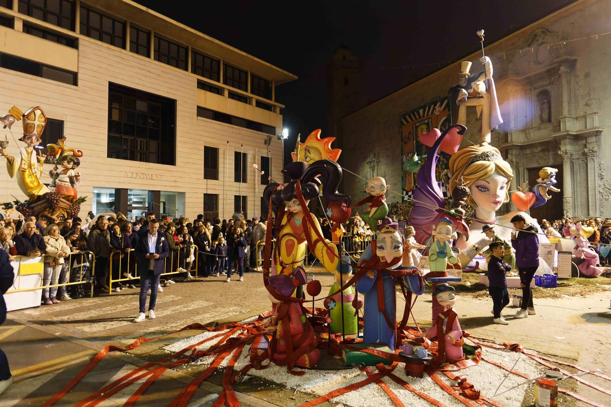 Galería de fotos de la 'cremà' de las Fallas de Burriana 2024