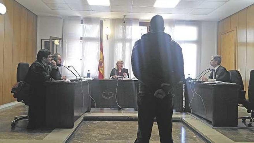 El acusado, ayer durante el juicio celebrado en juzgado de lo penal de Palma.