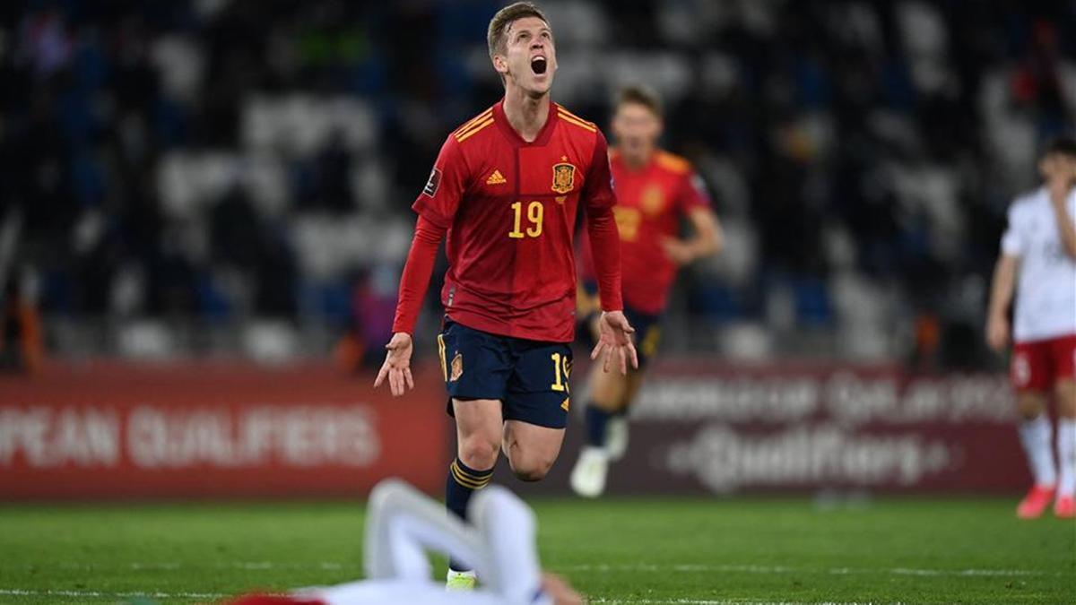 Dani Olmo celebra el gol de la victoria de España en Georgia