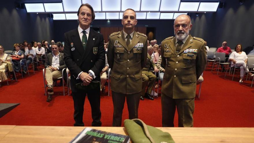 Kitín Muñoz: «Por encima de todo soy un ‘boina verde’, siempre al servicio de España»