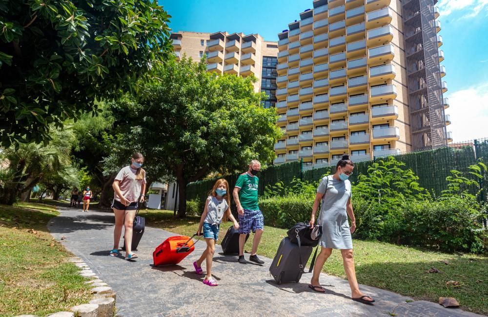 La cuarentena para viajeros que lleguen a Gran Bretaña desde España ha agravado la situación. Las solicitudes de ayudas sociales por parte de familias de Reino Unido se ha cuadruplicado.