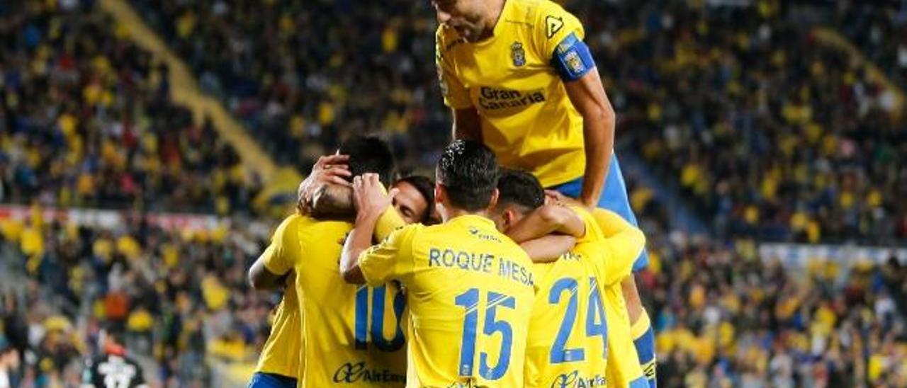 David García celebra el cuarto tanto amarillo ante el Granada.