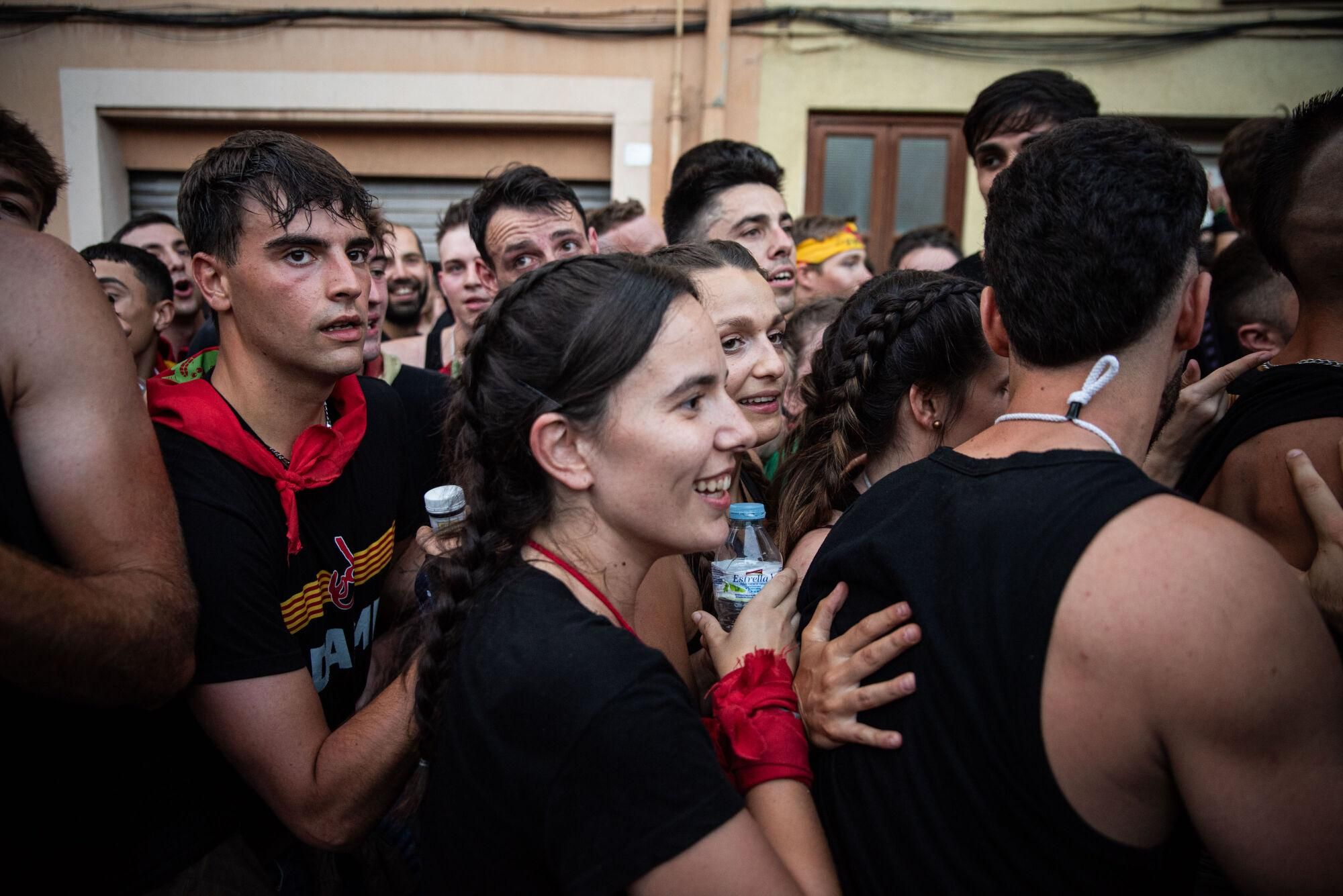 Les millors fotos dels primers salts del passacarrers de la Patum 2025